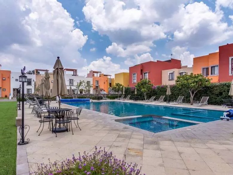 Condo Luna — 21 photos