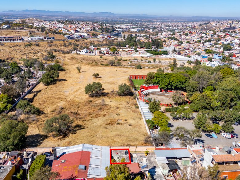 FIXER UPPER NEAR TO CENTRO!! GREAT OPPORTUNITY — 4 photos