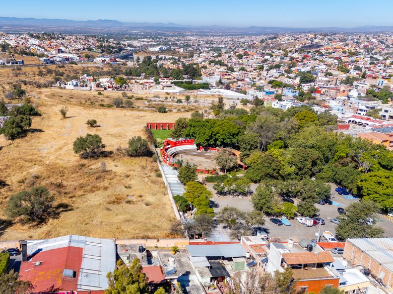 FIXER UPPER NEAR TO CENTRO!! GREAT OPPORTUNITY — 10 photos