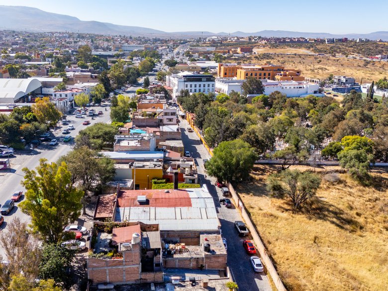 FIXER UPPER NEAR TO CENTRO!! GREAT OPPORTUNITY — 9 photos
