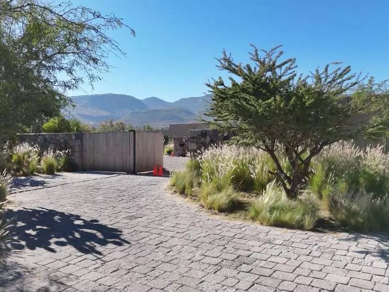 La Providencia Lot 6 — 8 photos