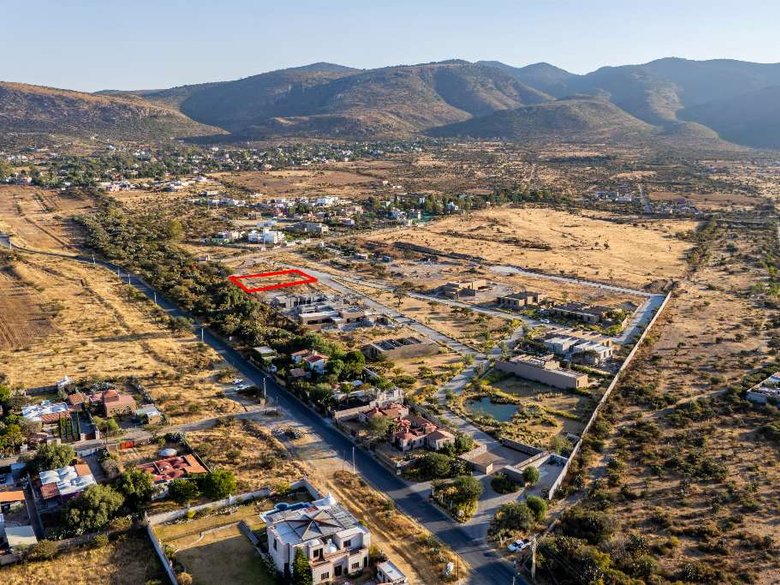 Lot 14 La Providencia — 2 photos