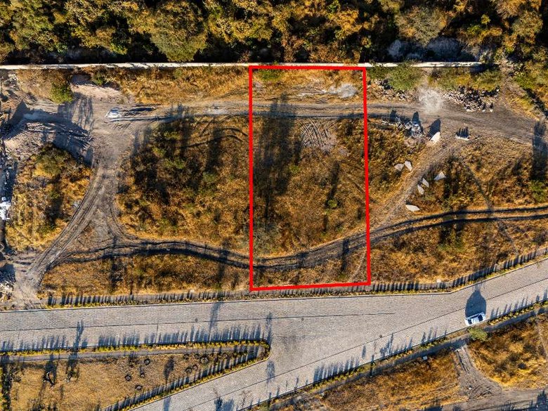 Lot 14 La Providencia — 4 photos