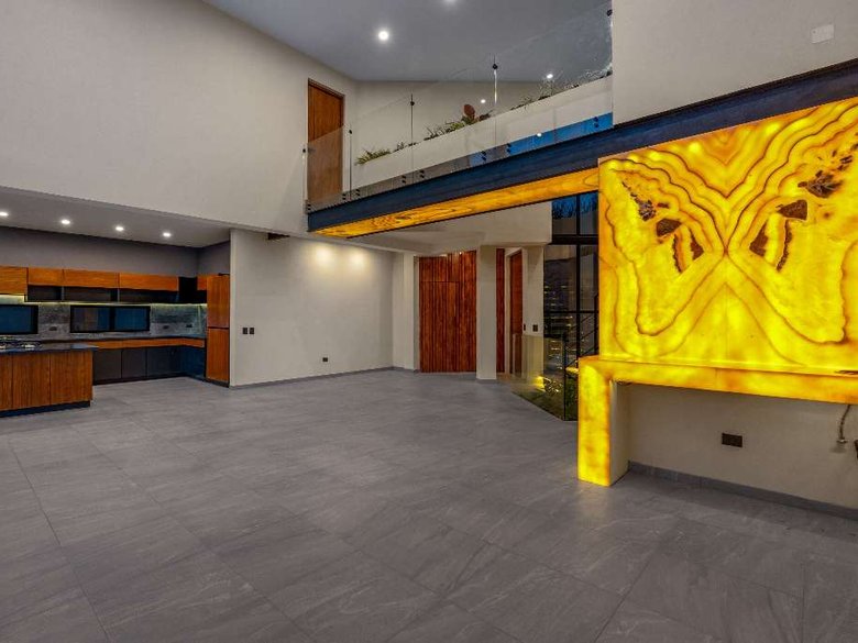 Casa de La Vista — 17 photos