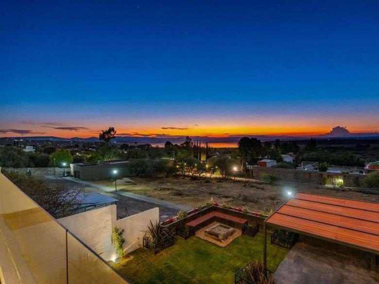 Casa de La Vista — 18 photos
