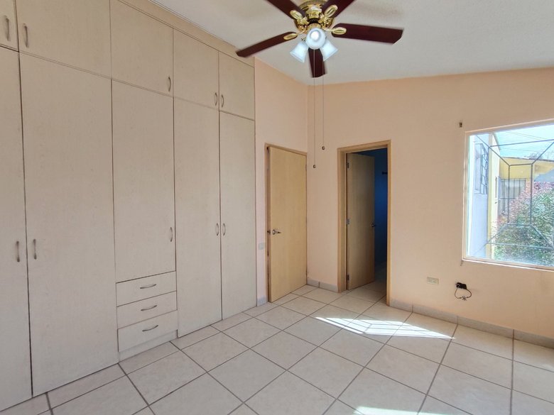 Casa del Llano 64 / NOT AVAILABLE — 13 photos