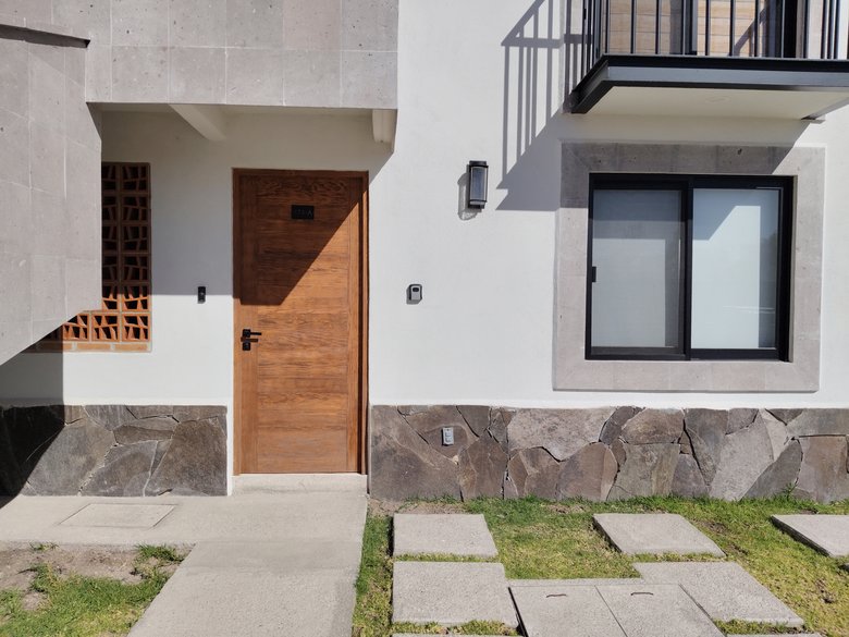 Apartment in Lantana, Zirandaro — 2 photos