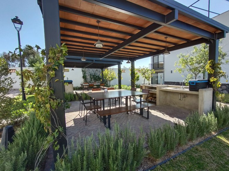 Apartment in Lantana, Zirandaro — 15 photos