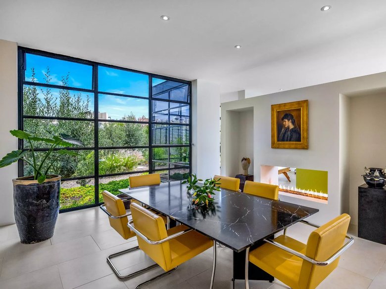 MODERN COUNTRY HOUSE — 26 photos