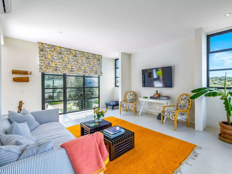 MODERN COUNTRY HOUSE — 34 photos