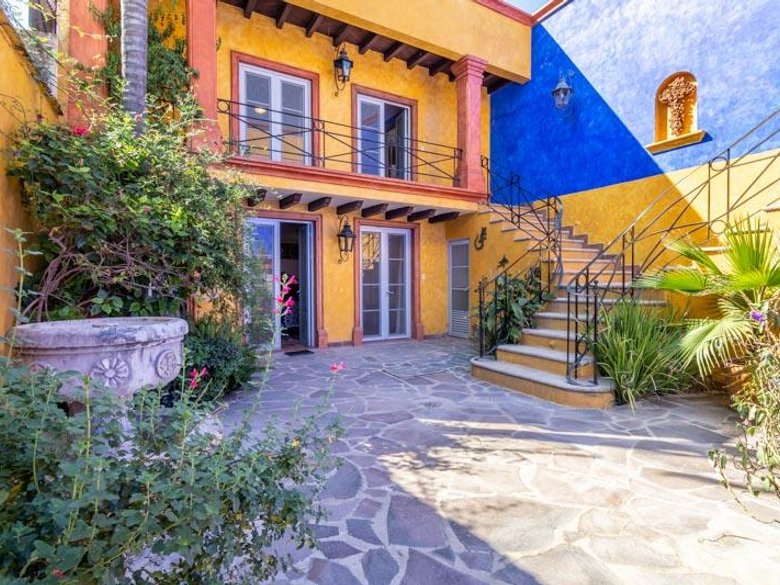 Casa Pinerolo — 25 photos