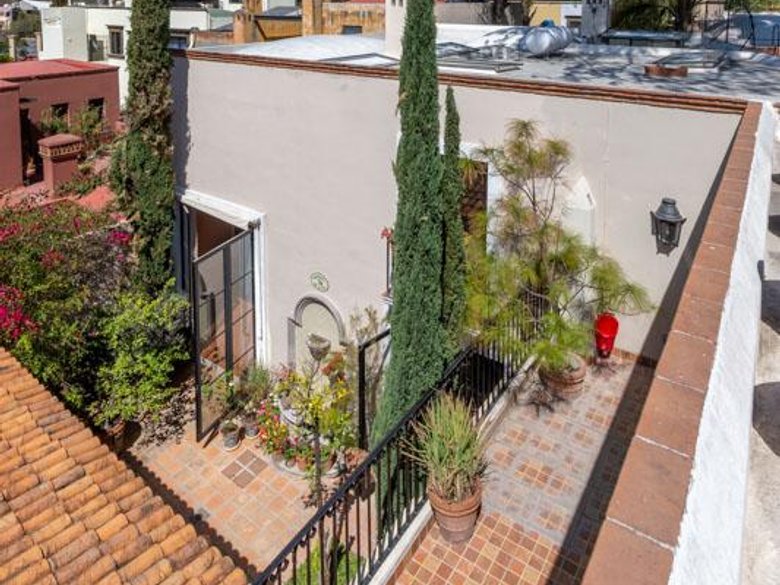 Casa Elefantes — 30 photos