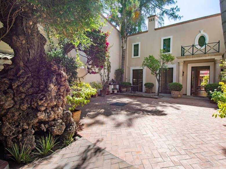 Casa Elefantes — 33 photos