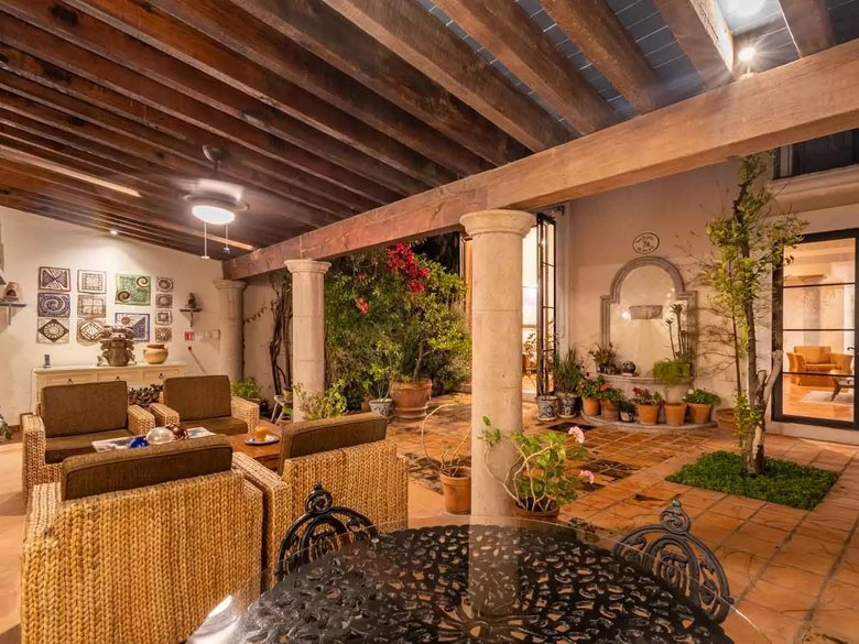 Casa Elefantes — 50 photos