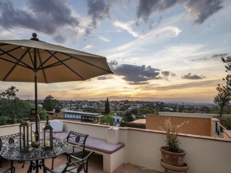 Casa Carol beautiful home , perfect location 4 blocks from the main square  — 15 photos