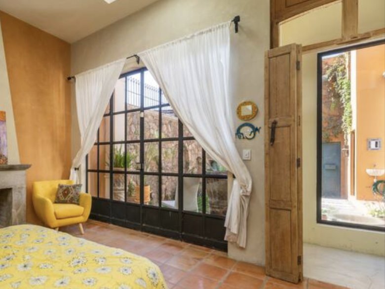 Casa Carol beautiful home , perfect location 4 blocks from the main square  — 10 photos