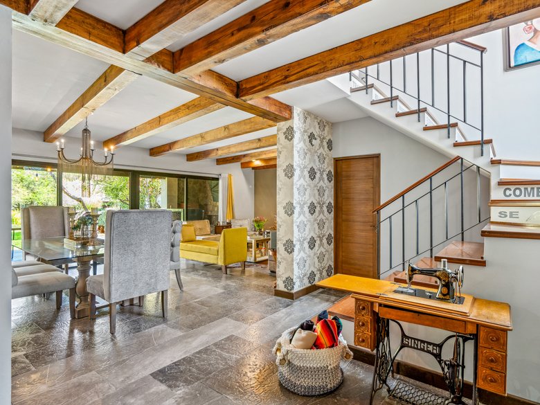 Perfect family home for sale — 7 photos