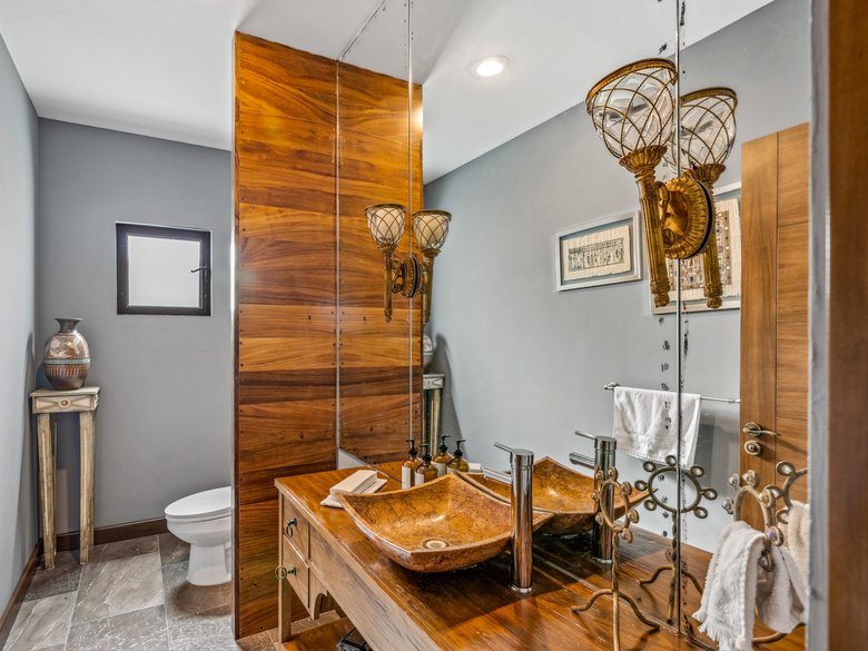 Perfect family home for sale — 15 photos