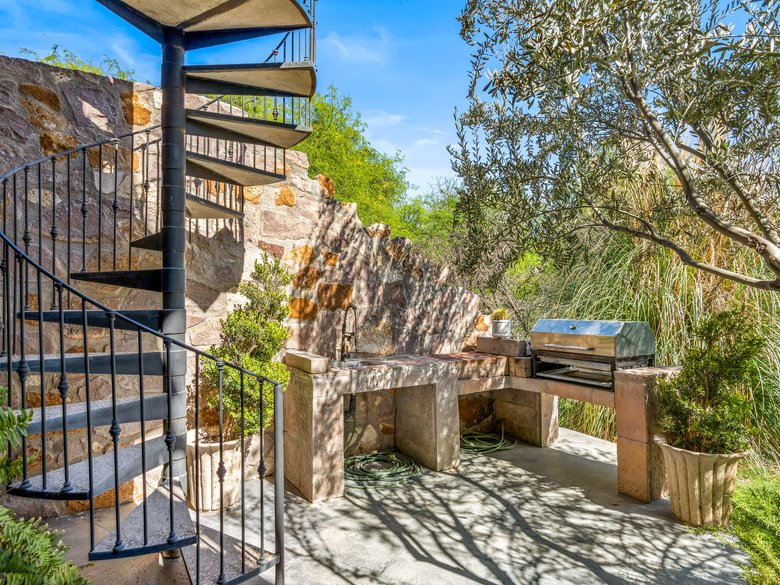 Perfect family home for sale — 13 photos