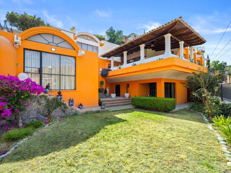 Multi-Level Home for Rent – Ideal for Vacation Rental or Subleasing in Santo Domingo — 5 photos