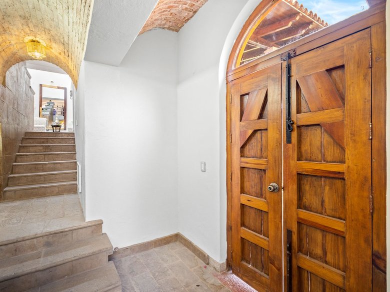 Multi-Level Home for Rent – Ideal for Vacation Rental or Subleasing in Santo Domingo — 6 photos