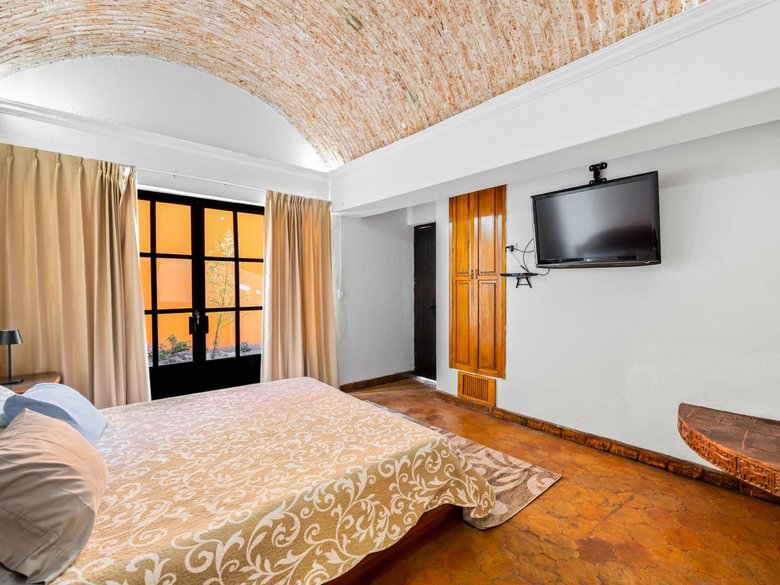 Multi-Level Home for Rent – Ideal for Vacation Rental or Subleasing in Santo Domingo — 17 photos