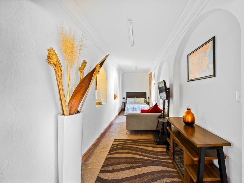 Multi-Level Home for Rent – Ideal for Vacation Rental or Subleasing in Santo Domingo — 9 photos