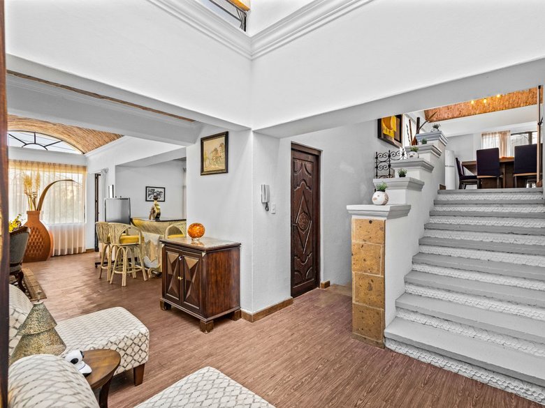 Multi-Level Home for Rent – Ideal for Vacation Rental or Subleasing in Santo Domingo — 15 photos