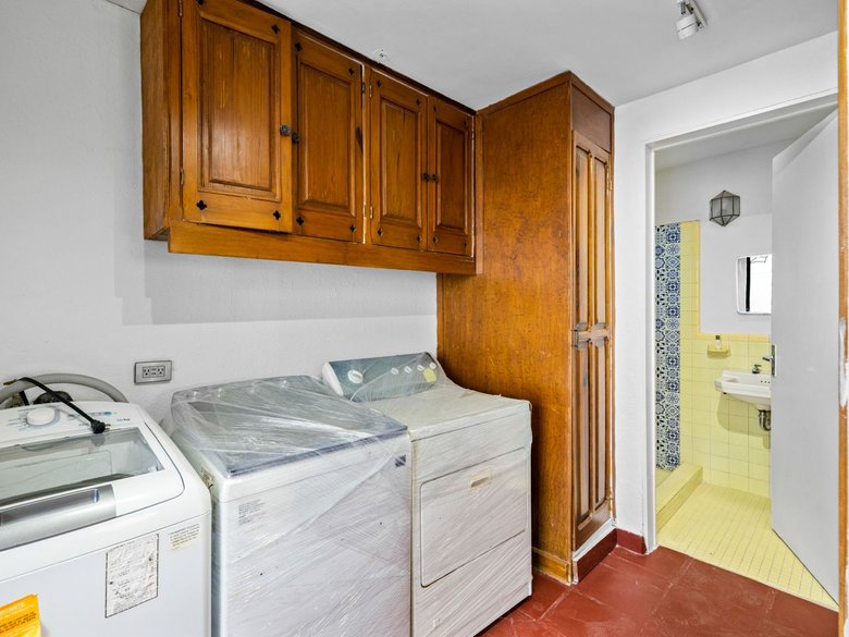 Multi-Level Home for Rent – Ideal for Vacation Rental or Subleasing in Santo Domingo — 24 photos