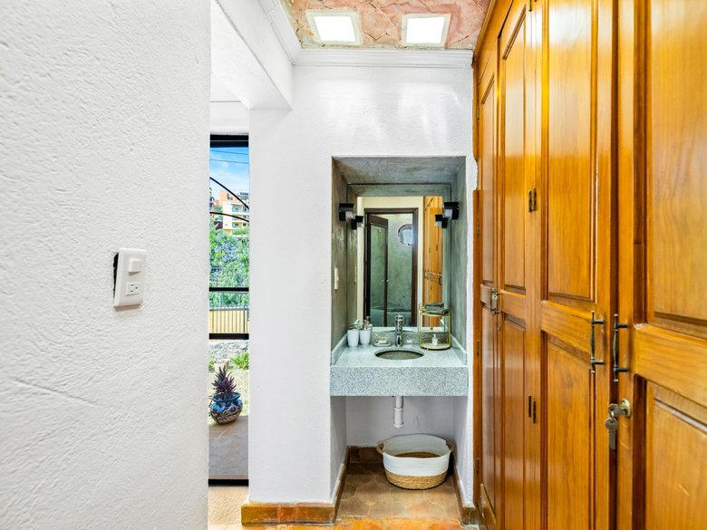 Multi-Level Home for Rent – Ideal for Vacation Rental or Subleasing in Santo Domingo — 31 photos