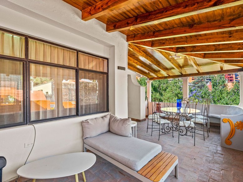 Multi-Level Home for Rent – Ideal for Vacation Rental or Subleasing in Santo Domingo — 13 photos