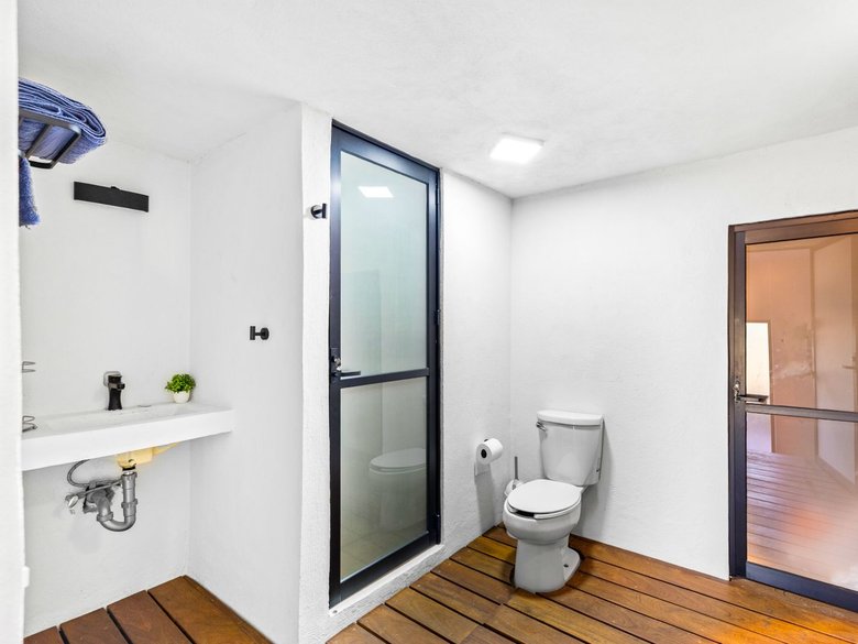 Multi-Level Home for Rent – Ideal for Vacation Rental or Subleasing in Santo Domingo — 10 photos
