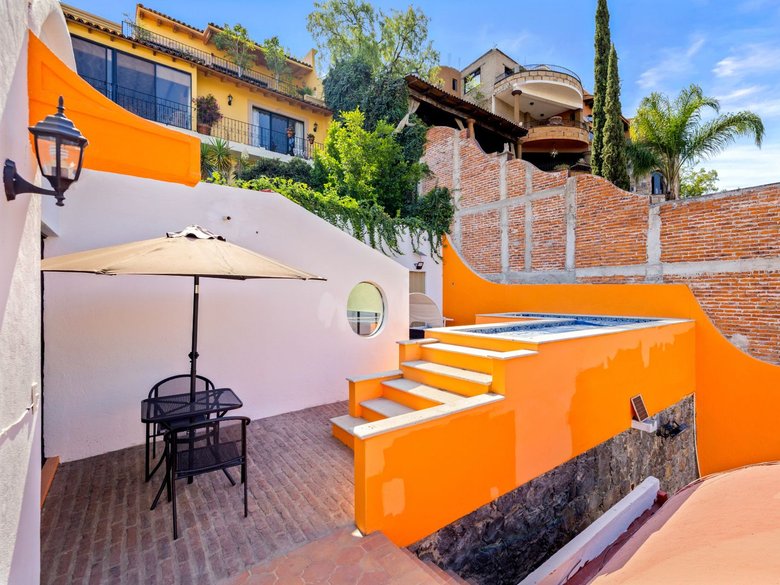 Multi-Level Home for Rent – Ideal for Vacation Rental or Subleasing in Santo Domingo — 34 photos