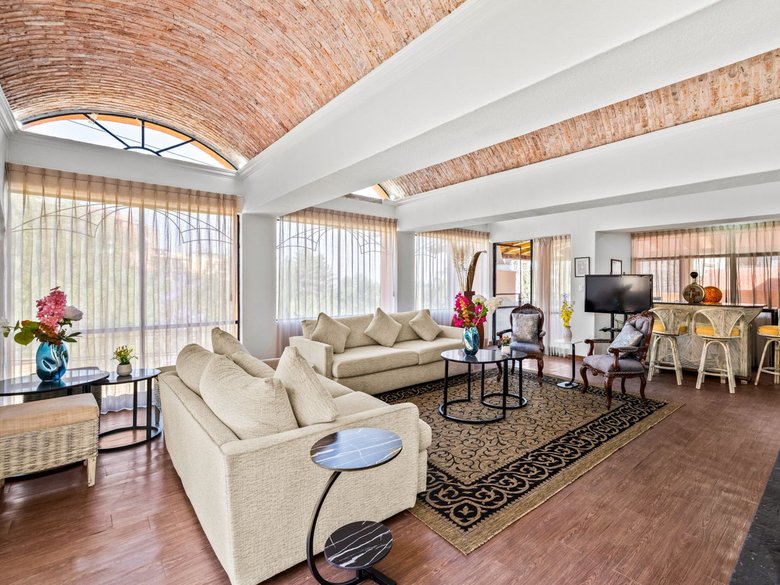 Multi-Level Home for Rent – Ideal for Vacation Rental or Subleasing in Santo Domingo — 11 photos