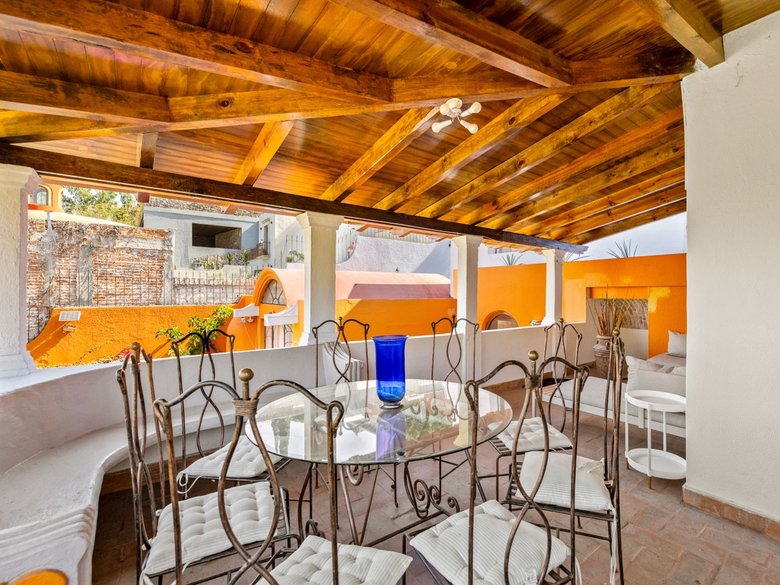 Multi-Level Home for Rent – Ideal for Vacation Rental or Subleasing in Santo Domingo — 14 photos