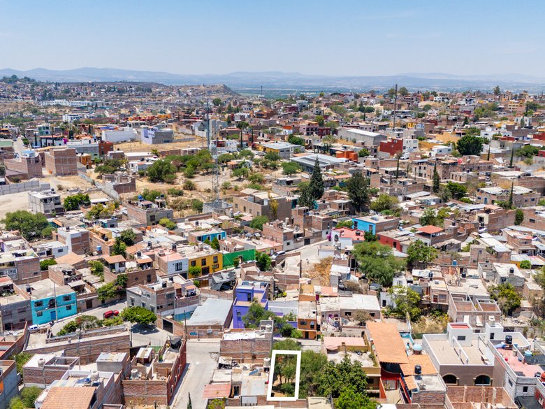 Lote cielo y ciudad a solo unas cuadras del centro historico — 6 fotos