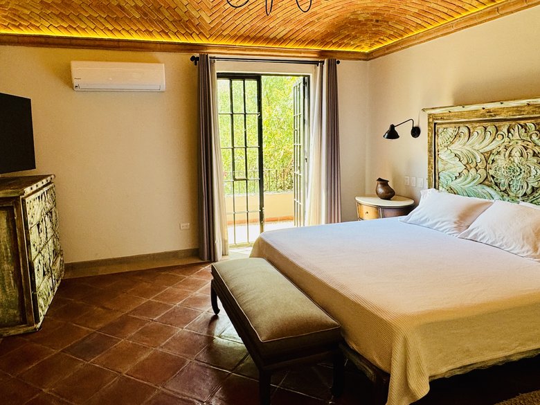 Elegant Home in Exclusive Villas Acuarela – Walk to Downtown, fully furnished . — 32 photos