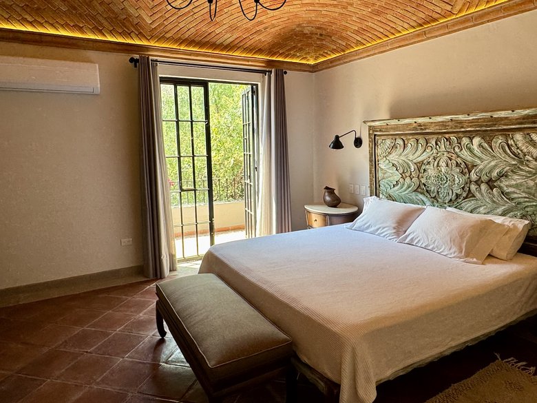 Elegant Home in Exclusive Villas Acuarela – Walk to Downtown, fully furnished . — 31 photos