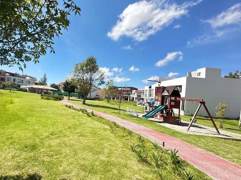 Terreno En Venta En Zirandaro Xampo De Golf — 8 photos