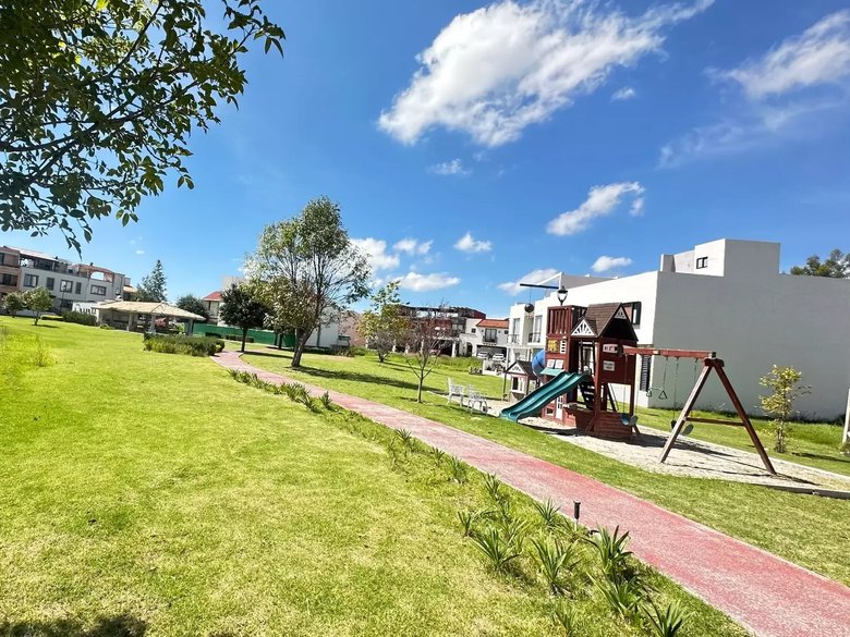 Terreno En Venta En Zirandaro Xampo De Golf — 19 photos