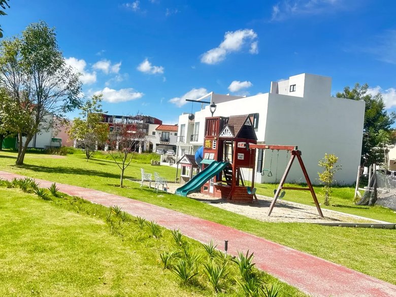 Terreno En Venta En Zirandaro Xampo De Golf — 13 photos