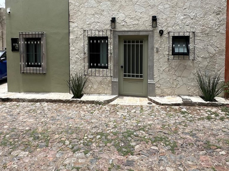 Bayoneta Apartment — 1 photos