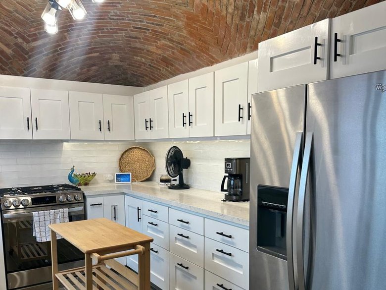 Bayoneta Apartment — 8 photos