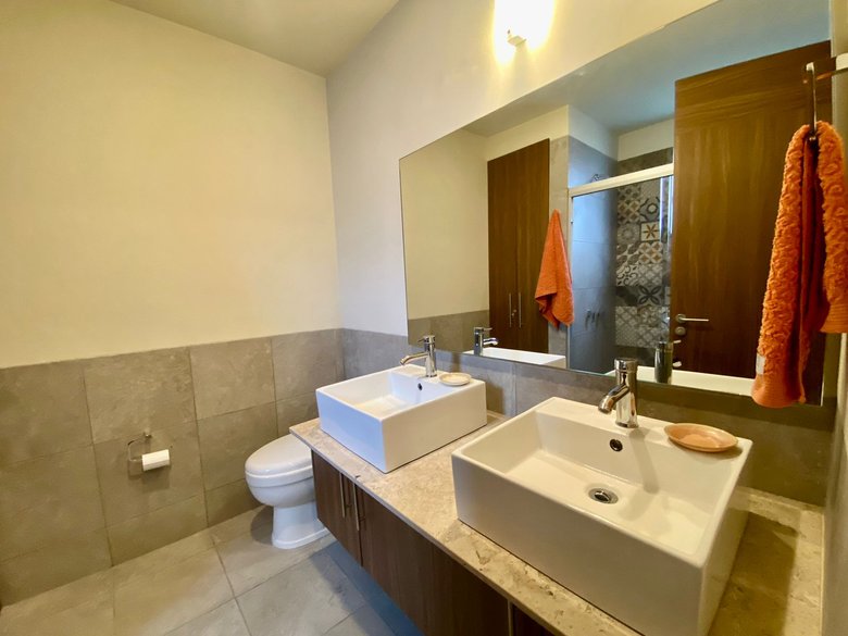 Modern Minimalist 2BR + Private Rooftop | Pool + Gym | Near Centro — 11 photos
