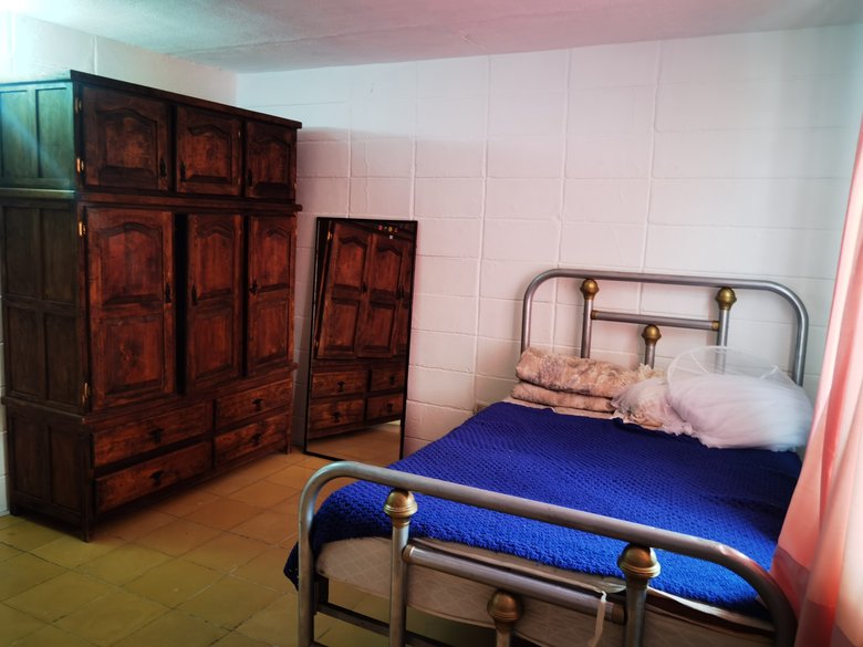 Investment opportunity FIXER UPPER!! — 7 photos