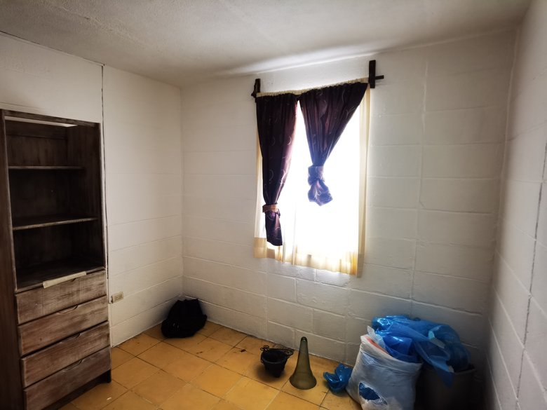 Investment opportunity FIXER UPPER!! — 2 photos