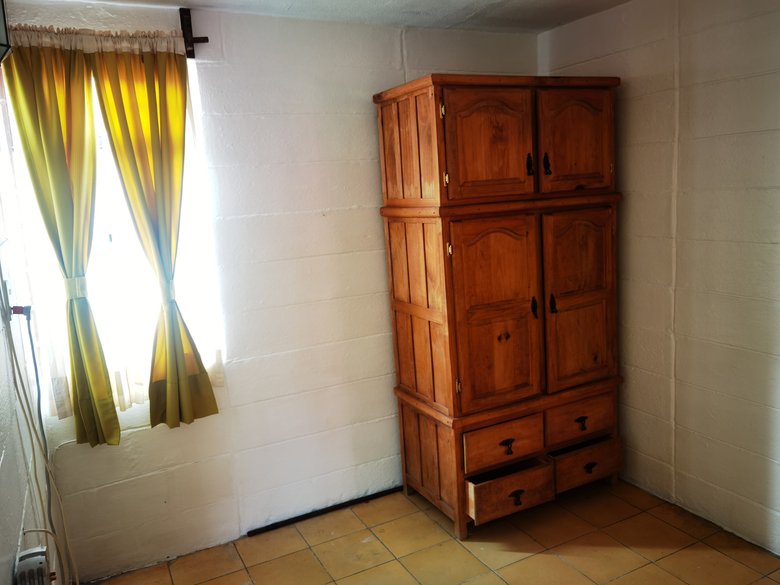 Investment opportunity FIXER UPPER!! — 3 photos