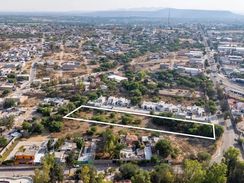 Land Dolores Hidalgo — 2 photos