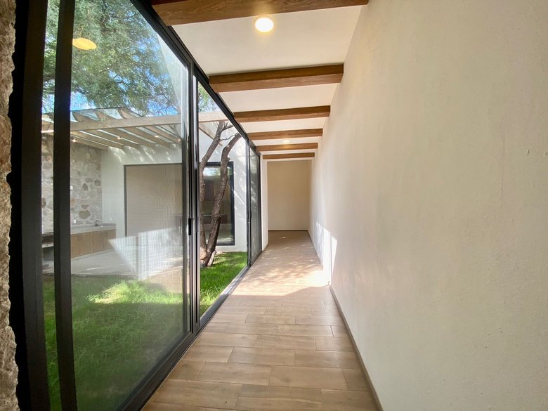 Brand New unfurnished home — 3 photos