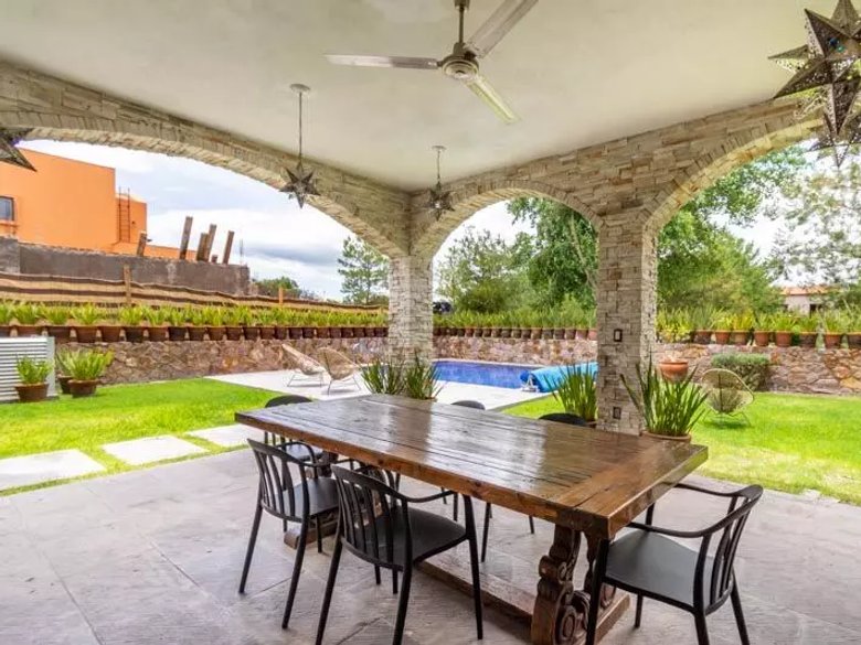 Casa de la Rotonda — 15 photos